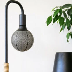 Xanlite - Ampoule Déco LED Filament, Aspect Aiguilles De Pin Noir, G125, Culot E27, 4W Cons. 1800K Blanc Chaud - RFDEB125GRAPHLI -OSRAM || EUROPALAMP Soldes Boutique 47378242 3